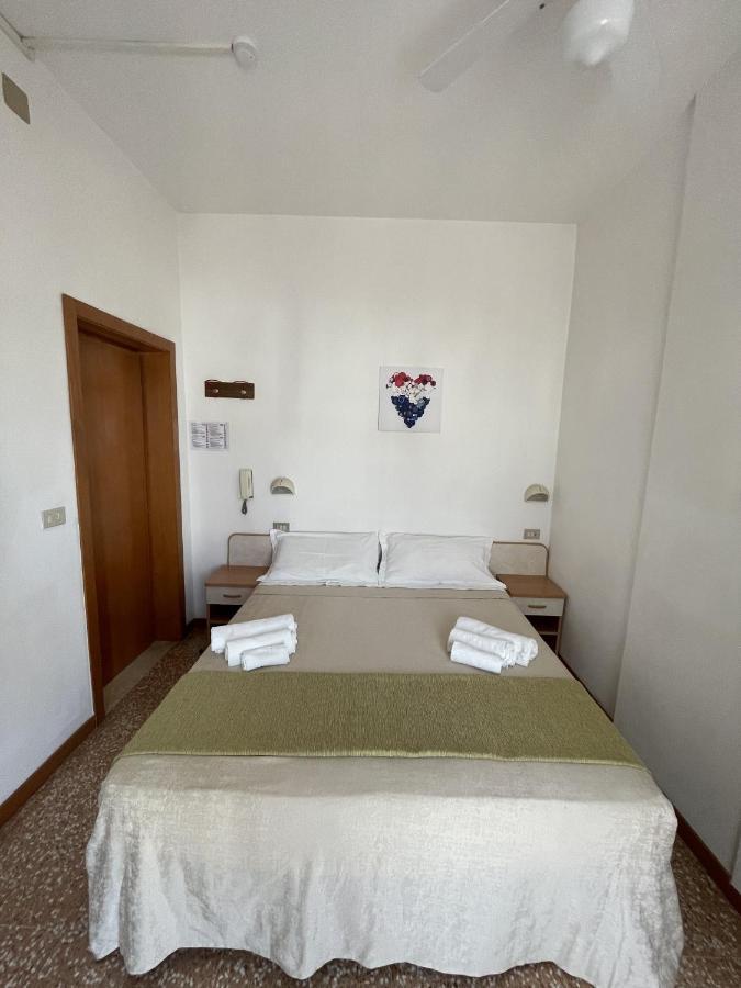 Hotel Alex Rimini Exterior photo